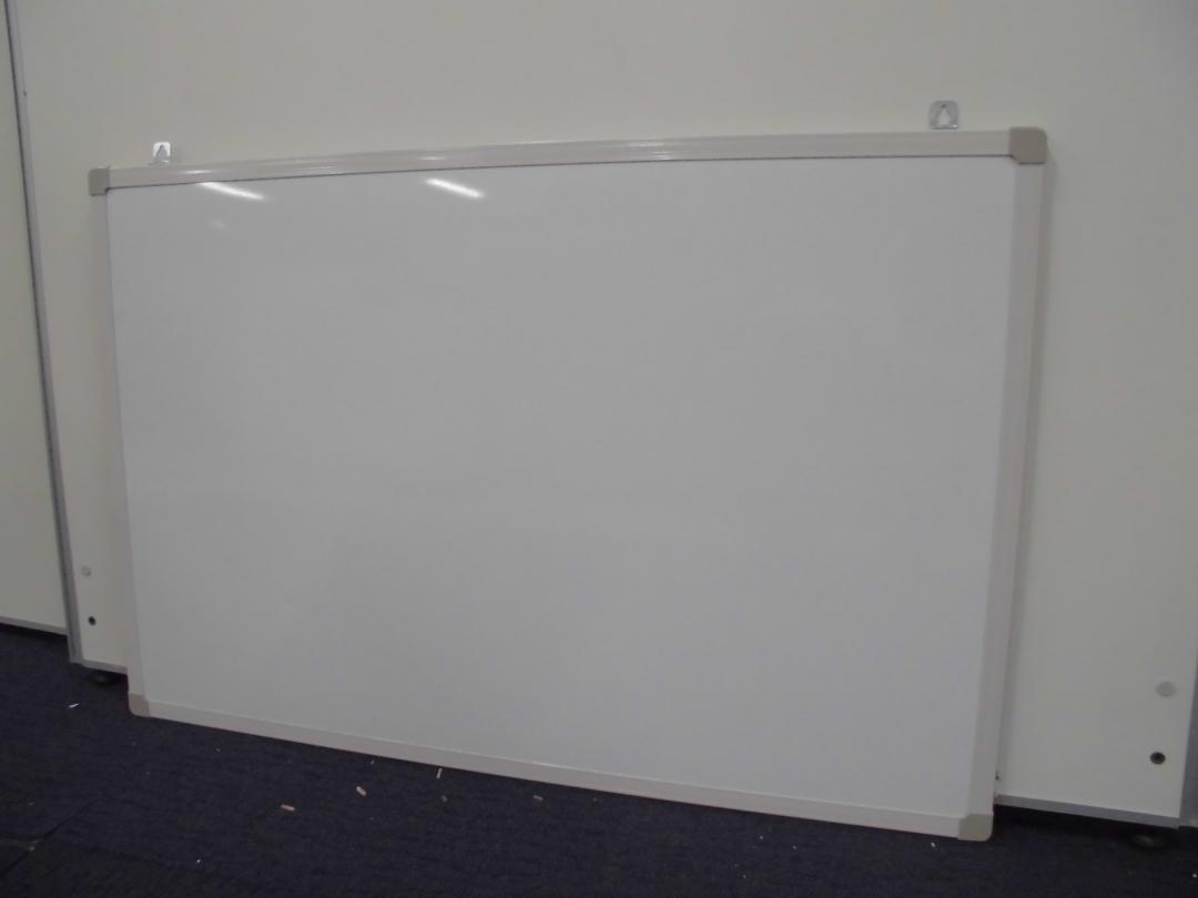 片面壁掛けホワイトボード｜900×600｜フック付
                        
                                    中古
            
