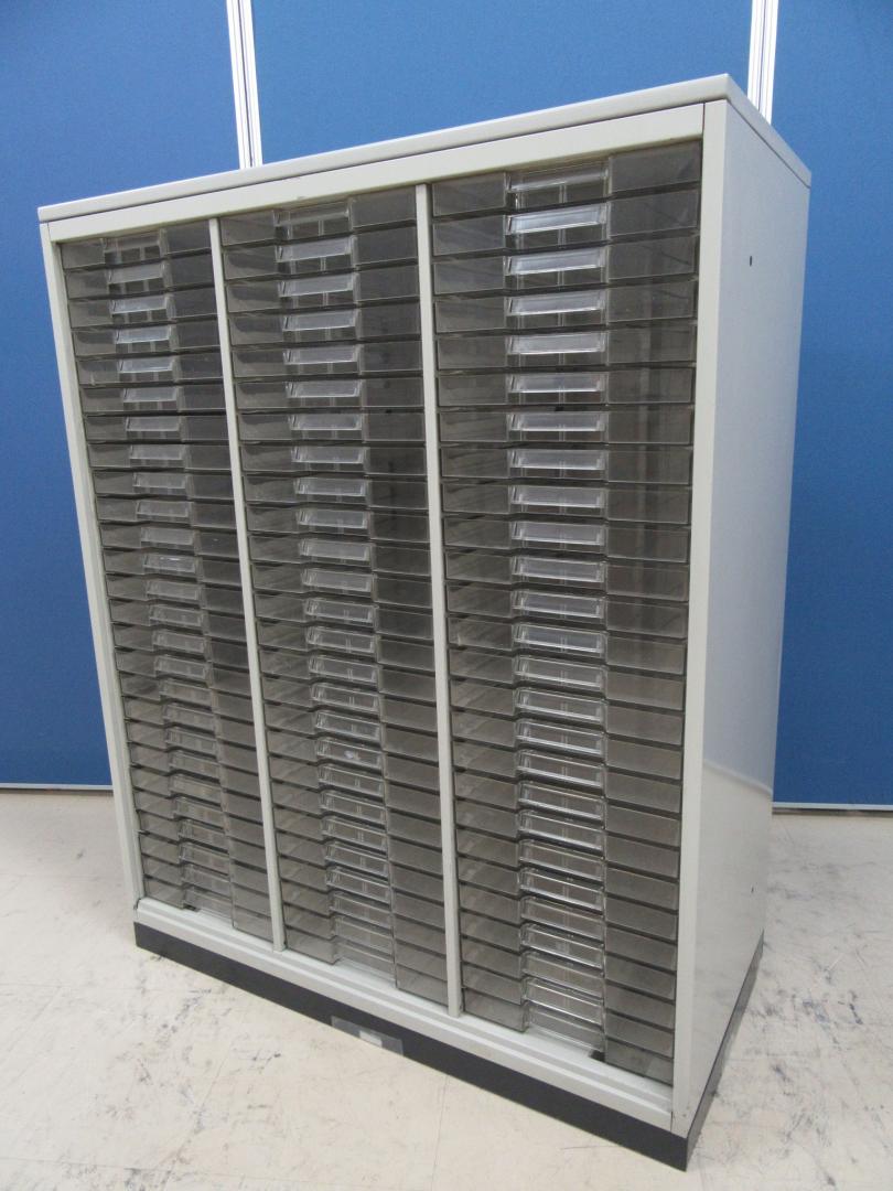 [1台入荷!!]引き出しが3列26段!資料整理が進みます!
                        
                                    中古
            