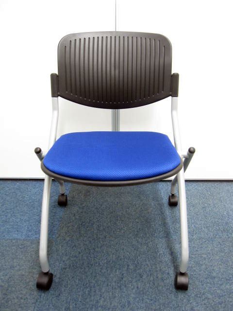 【展示品　三田店にて試座できます！】ネスティングチェア【新品商品のためご希望数揃います。】
                        
                                    新品
            