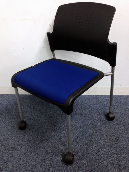 【6脚入荷】人気の高いブルー色
                        
                                    中古
            