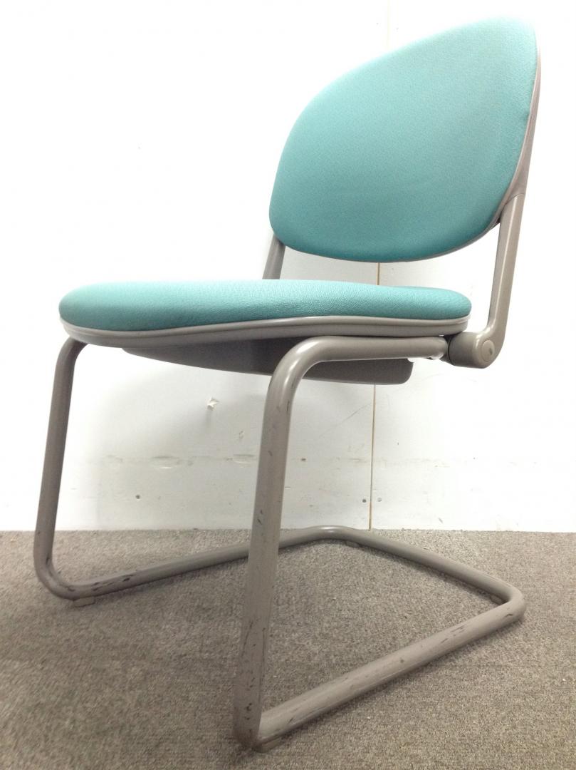 【オカムラ製スタッキングチェア】【1脚販売致します】
                        
                                    中古
            