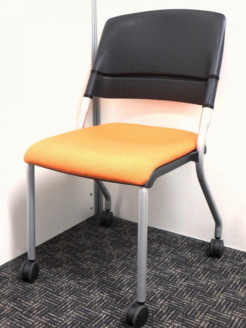 【４脚！】カラフルなビタミンカラーが貴方を元気にする！■軽くて頑丈の１流メーカー製■おすすめです！
                        リータ
                                    中古
            