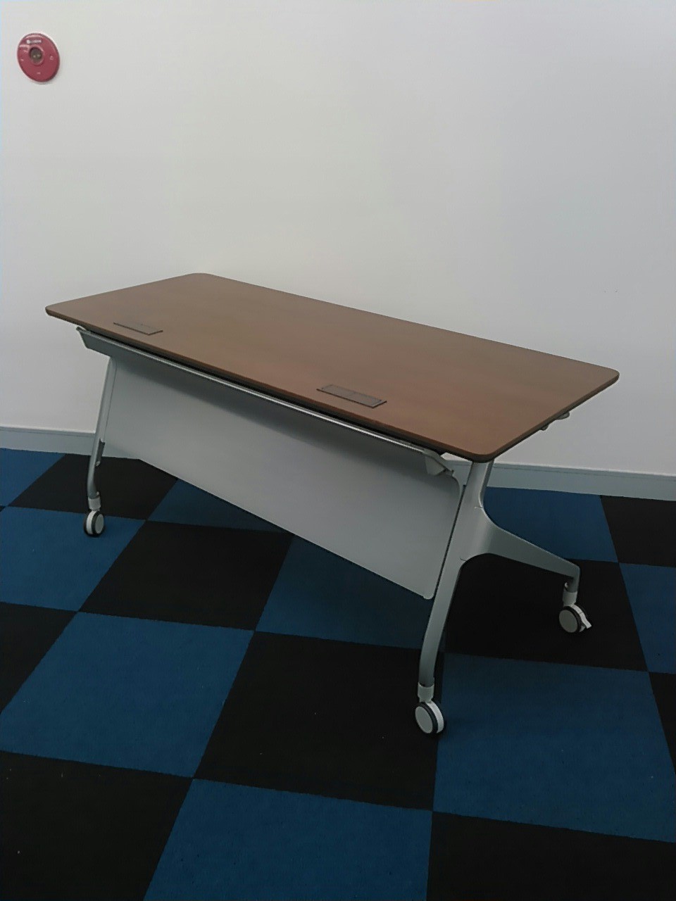 【KS】コクヨ　会議・ミーティングテーブル KTP-1005
                        
                                    中古
            