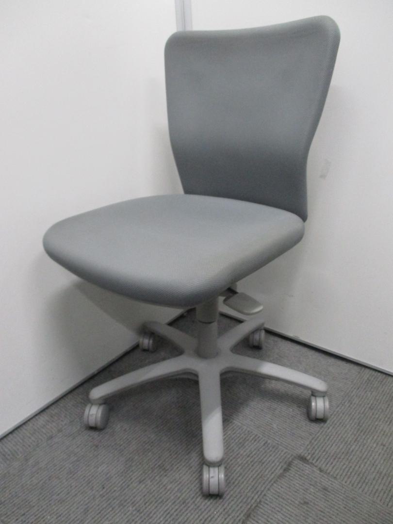 ■20脚揃います！■OAチェア■事務椅子 ■抜群の座り心地■オカムラ製定番商品！
                        カロッツア
                                    中古
            