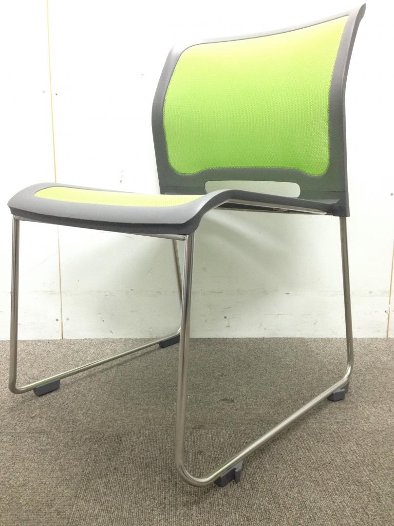 【コクヨ製スタッキングチェア】【グリーンでかわいい商品】
                        
                                    中古
            