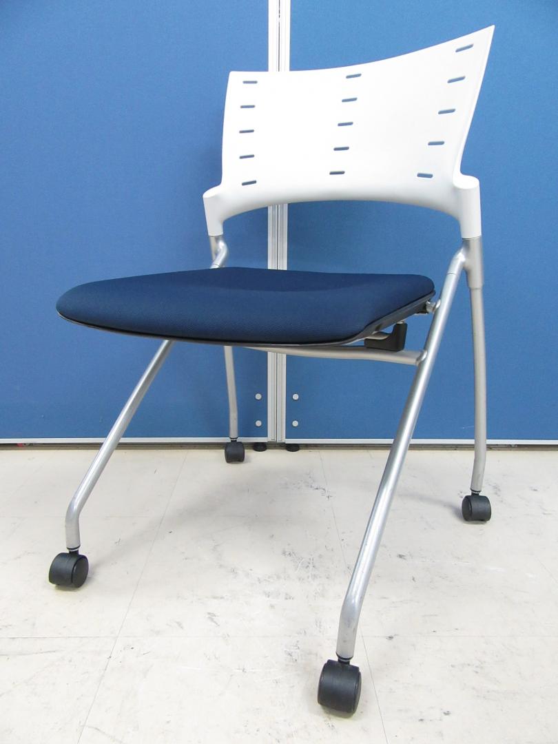 [状態良好!!]イトーキ(ITOKI) マノスチェア(MANOSS) 長時間使用でも疲労感の少ない、やわらかな座り心地です!![ネスタブル]
                        マノス
                                    中古
            