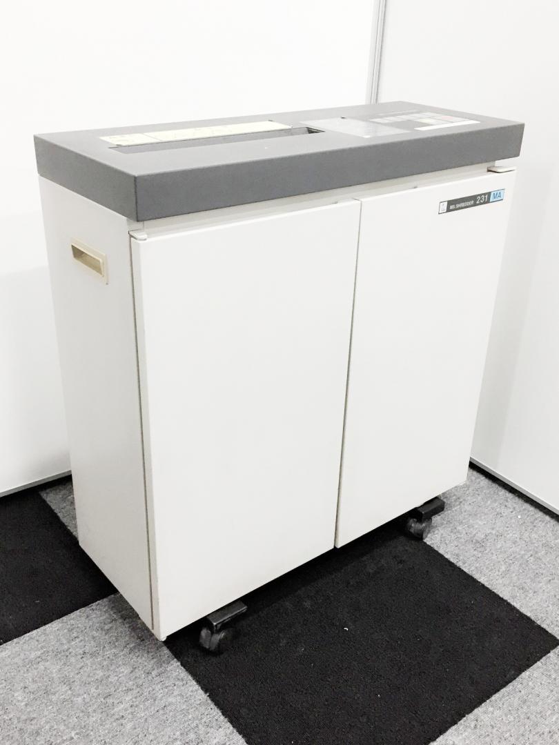 1台限定価格！スリムながらもパワフルな使い心地なシュレッダー入荷！裁断するイライラを解消させます！【業務用シュレッダー】
                        
                                    中古
            