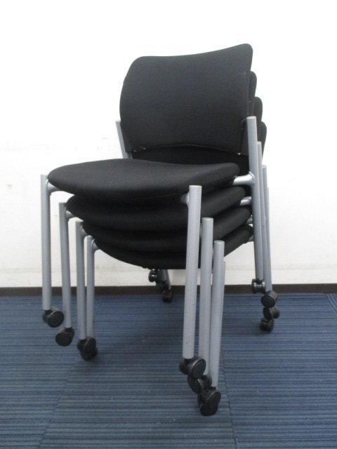 【4脚セット】【まとめて買えば2,000円お買い得】オカムラ製ミーティングチェア■クッション厚く、見た目以上の座り心地【中央区】【日本橋】【中古オフィス家具】【クリーニング済】
                        
                                    中古
            