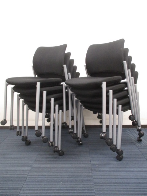 【10脚セット】【まとめて買えば7,000円お買い得】オカムラ製ミーティングチェア■クッション厚く、見た目以上の座り心地【中央区】【日本橋】【中古オフィス家具】【クリーニング済】
                        
                                    中古
            