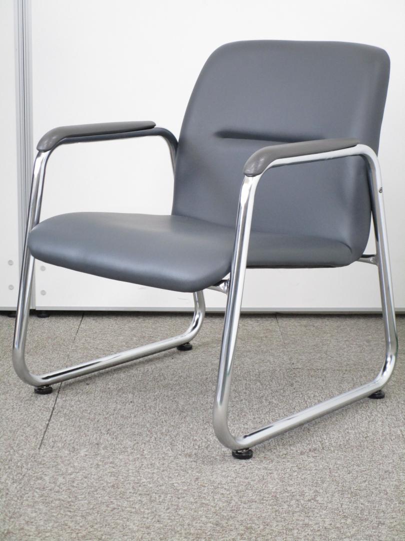 【８脚入荷！】プラス製■ダークグレーカラーでオフィスの印象も引き締まる！【ミーティングチェア】
                        
                                    中古
            