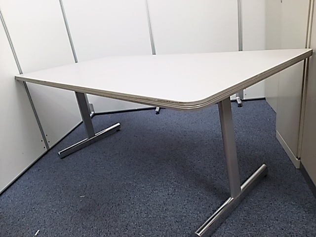 【広々使えるテーブル入荷！】【設計・デザイン関係のオフィスにぜひ！】
                        
                                    中古
            