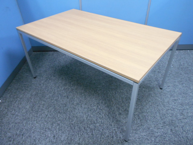 【限定1台】ウッド調でオシャレなミーティングテーブル
                        ウィスナーハーガーシリーズ
                                    中古
            