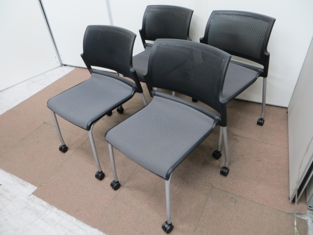 【セット商品】ウチダ製ネスティングチェア【グレーカラー4脚】
                        
                                    中古
            