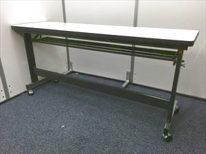 残り1台【会議用サイドスタックテーブル】サイズ幅１８００　奥行４５０　定番サイズ
                        
                                    中古
            
