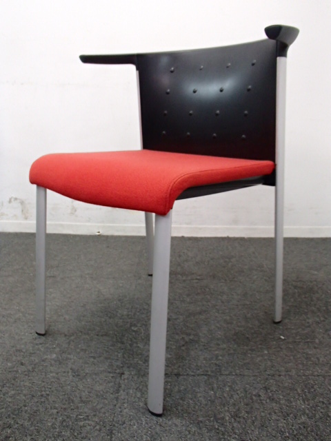 【単品在庫のためお安く】ゆったり座ることが出来ます。｜スタッキングも可能です。
                        
                                    中古
            