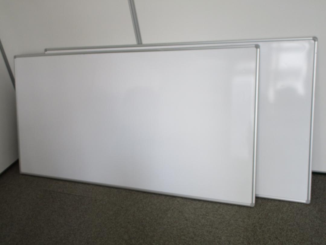 【壁掛けタイプ】ホワイトボードが２枚入荷！！■
                        
                                    中古
            