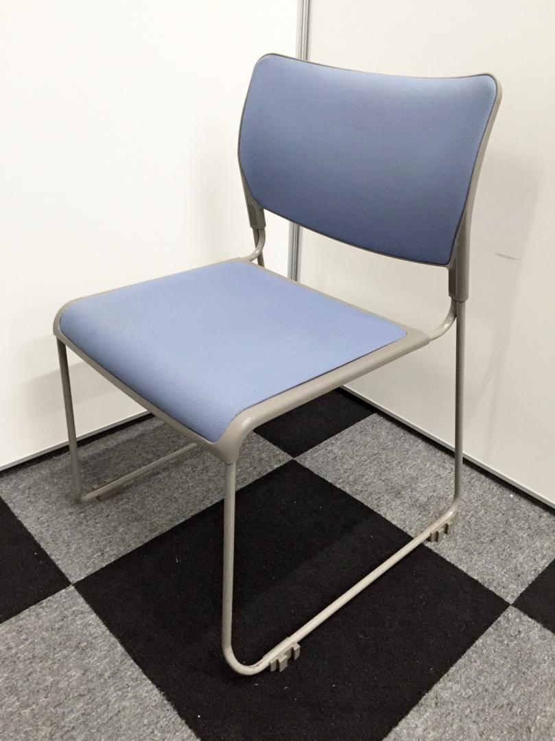 軽くて上に重ねられる人気のスタックチェア！ブルーカラーで事務所に良く合います！【ループ脚】【会議用チェア】
                        
                                    中古
            