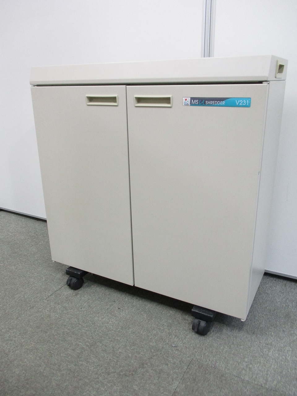 【場所をとらないスマートサイズ！】明光商会製の人気シュレッダー入荷！
                        
                                    中古
            