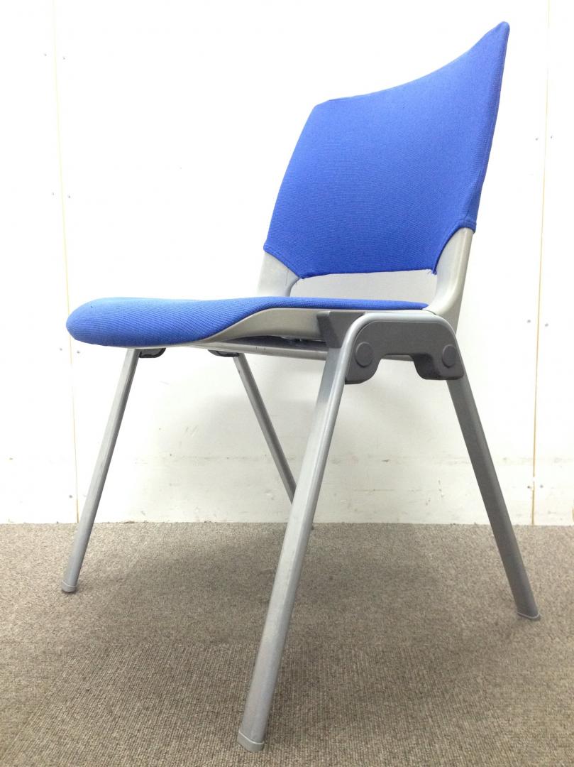 【オカムラ製スタッキングチェア】【シンプルなデザインです】
                        
                                    中古
            