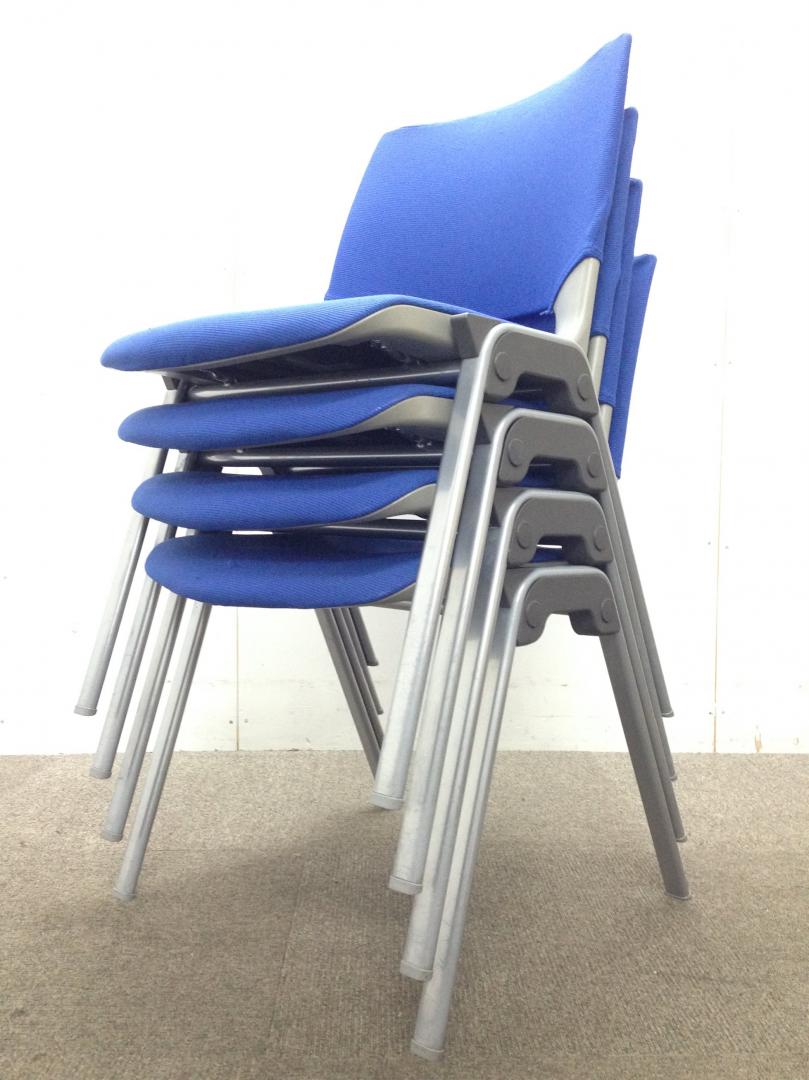 【オカムラ製スタッキングチェア】【4脚セットで販売致します】
                        
                                    中古
            