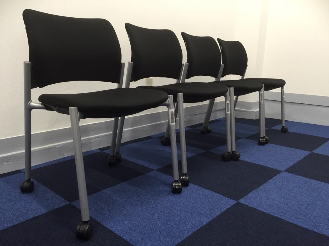 【KS】【状態良好】【4脚セット】シンプル　ミーティングチェア　キャスター付き【2014年製造】
                        プロッティ
                                    中古
            