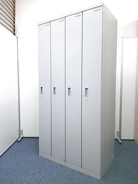 【7台入荷しました。】まとめて入れ替え！イトーキ製　4人用ロッカー　グレー　シリンダー錠タイプ
                        
                                    中古
            