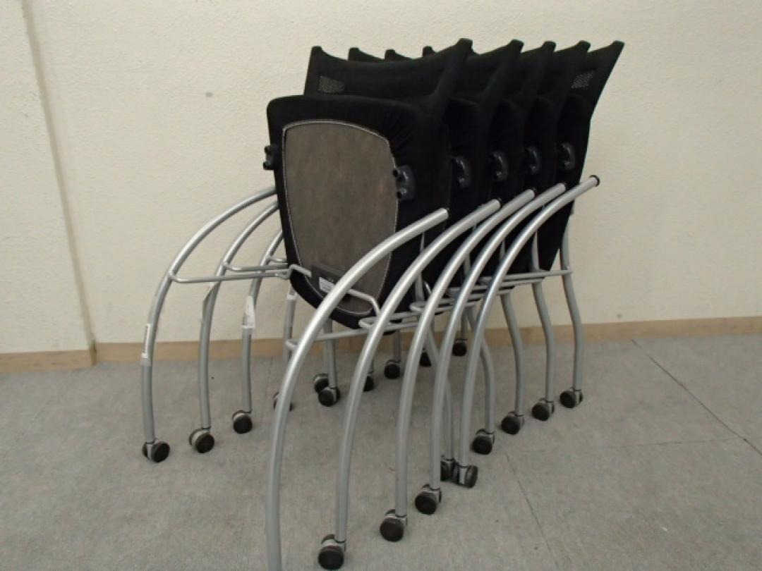 【KS】会議用チェアに非常に便利なキャスター付きミーティングチェア 4脚セット
                        プリエ2
                                    中古
            