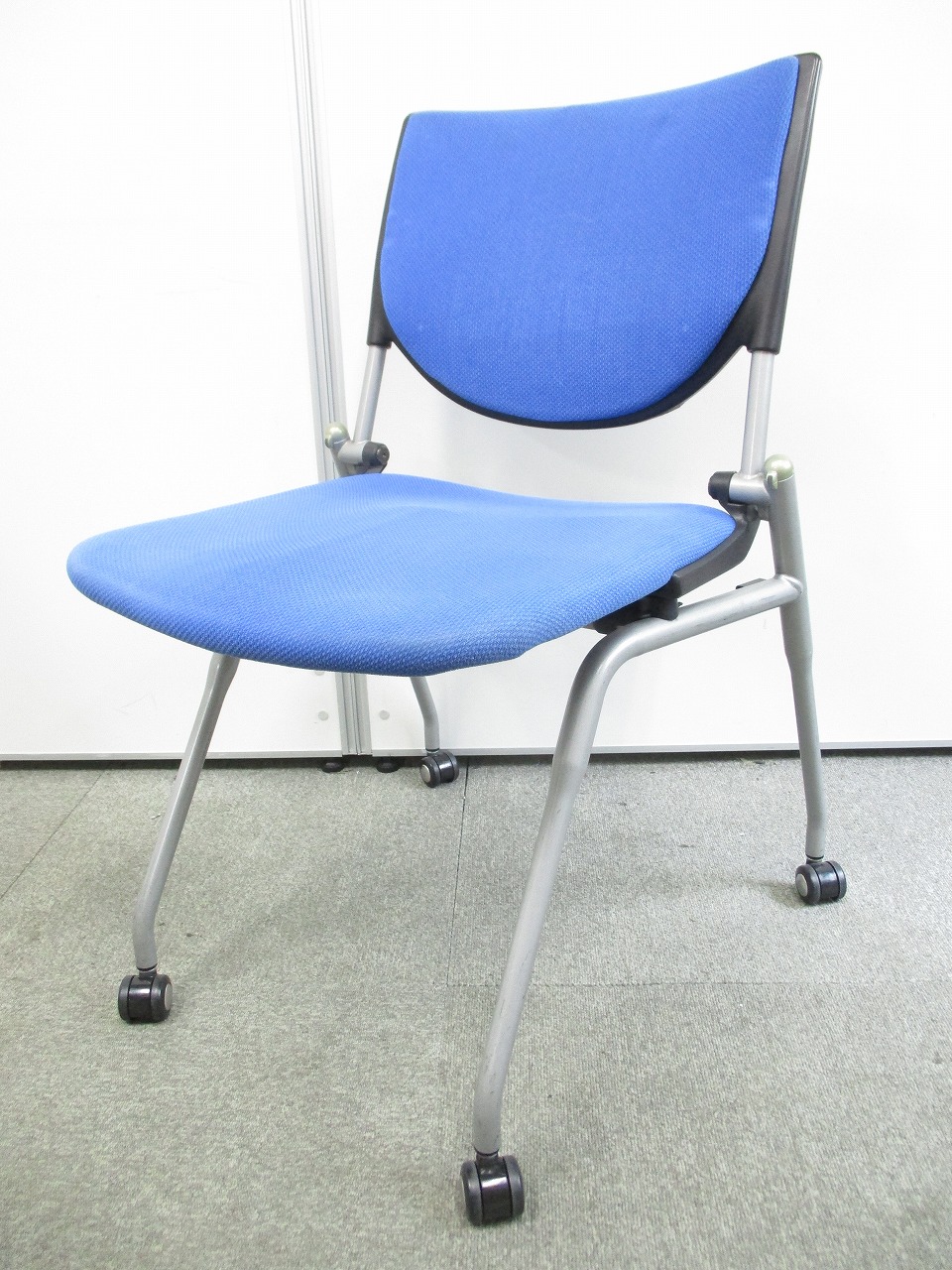 【大人気ミーティングチェア！】買い物籠のような収納方法が可能なネスティングチェア！人気のカラーリングです！
                        プロスタック
                                    中古
            