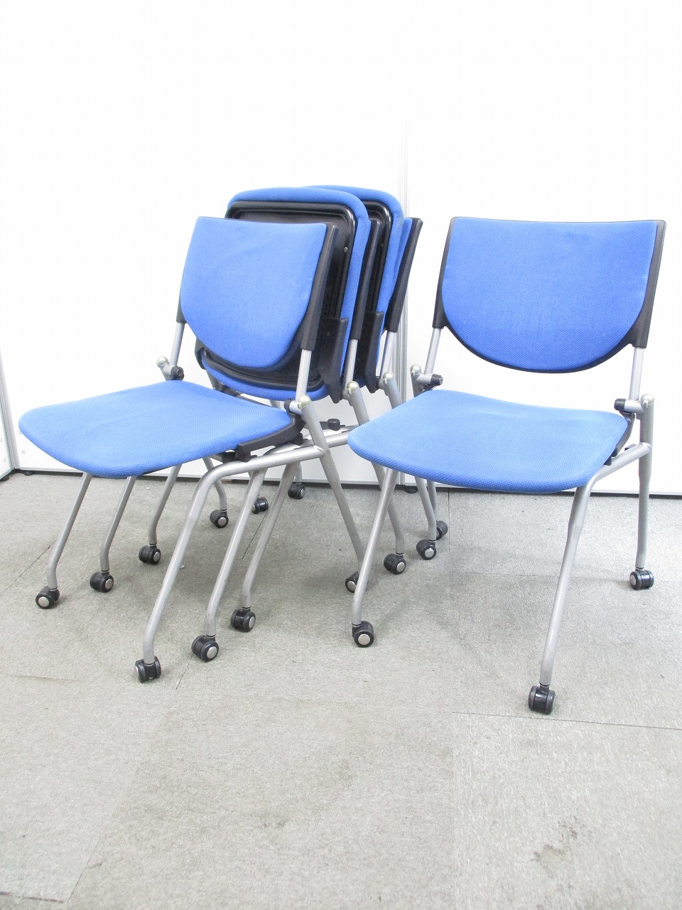 【4脚セット！】オカムラ製の人気シリーズがセット商品でご提案！
                        
                                    中古
            