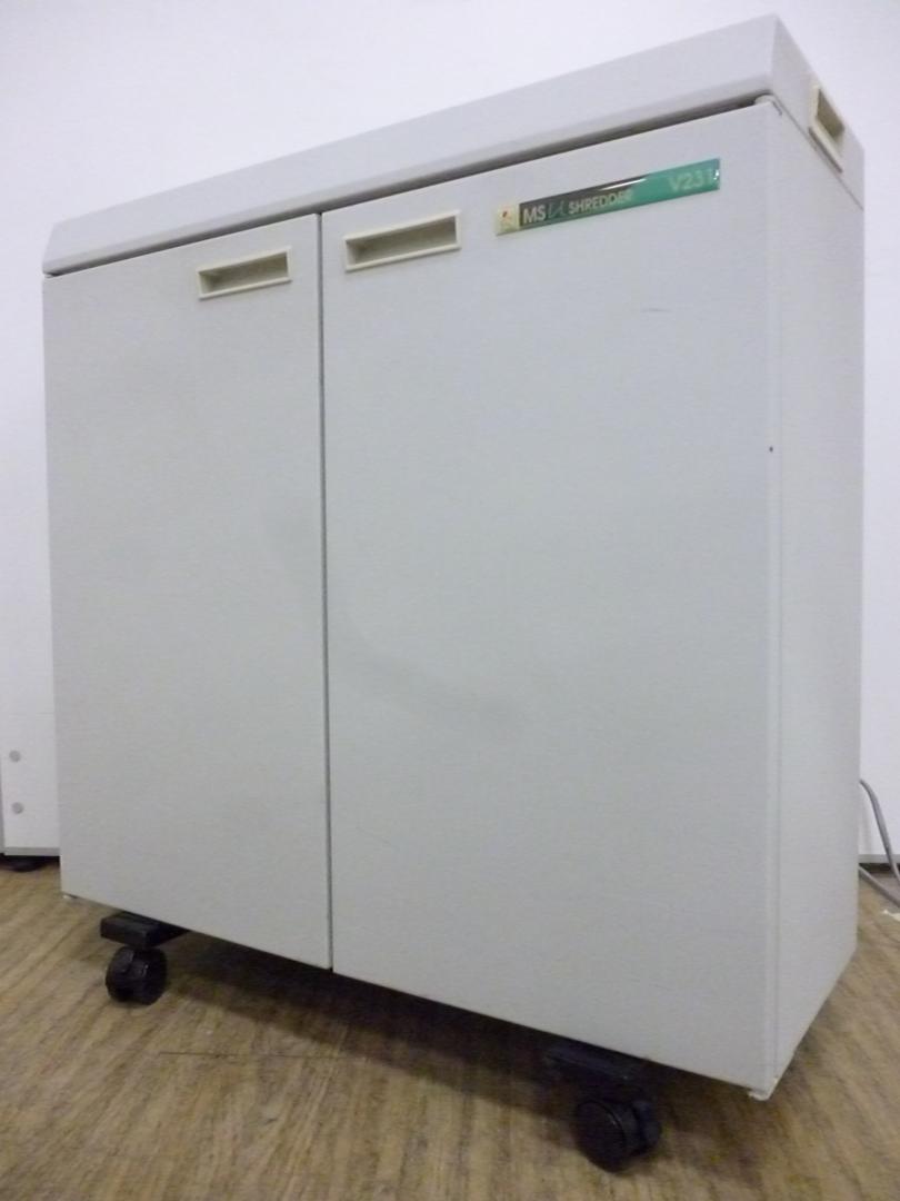 【稀少】人気サイズ!!省スぺースサイズのオフィスシュレッダーです!!
                        
                                    中古
            