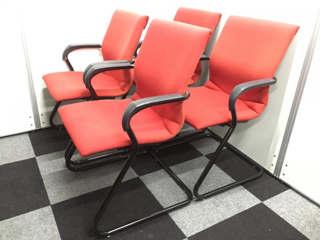 4脚セット！ミーティングスペースやリフレッシュスペースにおすすめな明るいレッドカラー！
                        Protege（プロテジェ）
                                    中古
            