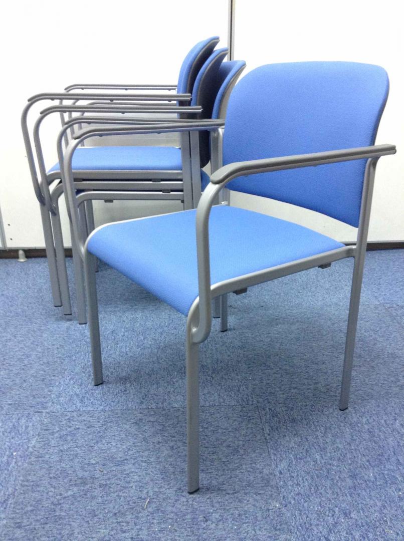 【重ね掛け可能・布地】肘付きですが重ね掛けできます！
                        sfitシリーズ
                                    中古
            