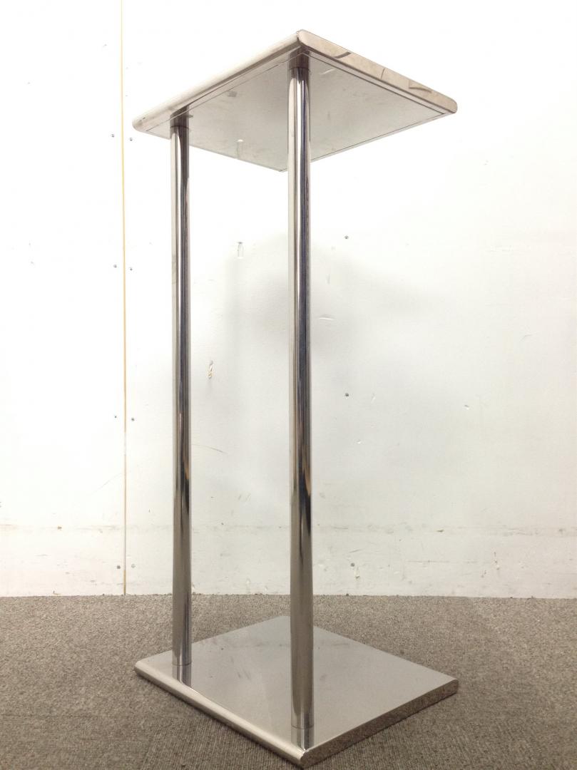 【シルバーの電話台】【オフィスをおしゃれにする1台】
                        
                                    中古
            