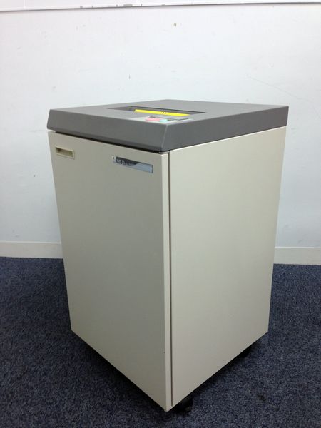【高性能シュレッダー1台入荷！】一度の裁断枚数も多く作業時間も短縮できます！
                        
                                    中古
            