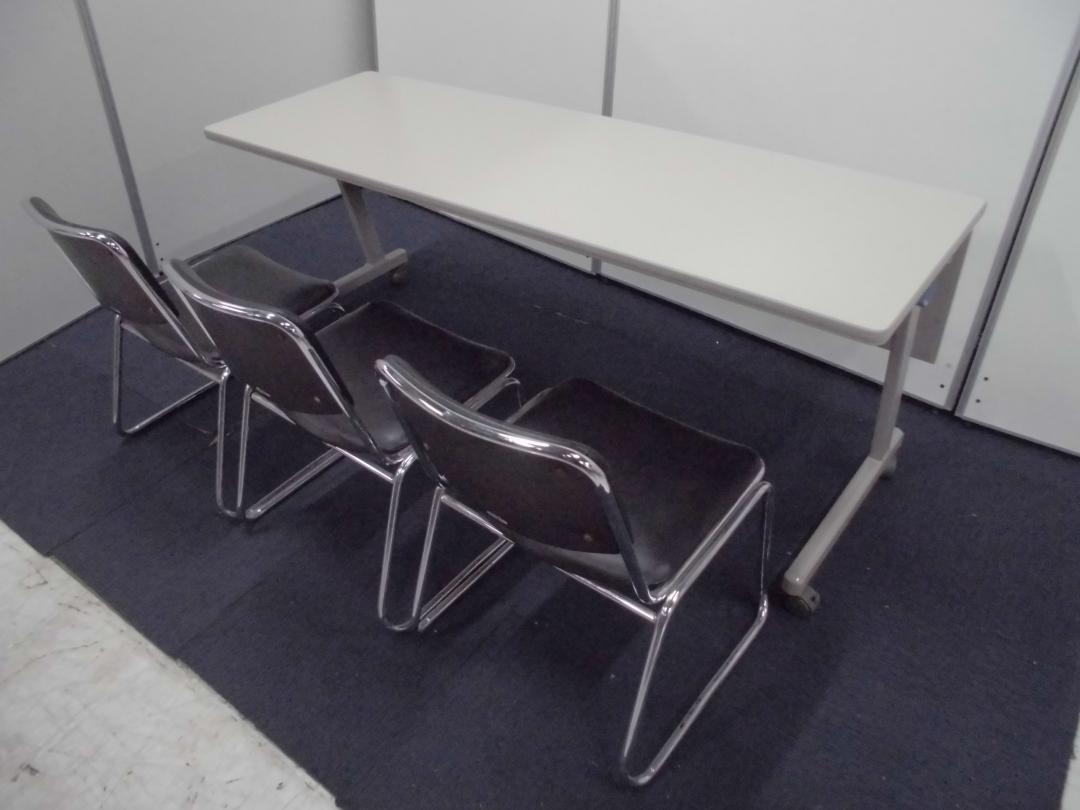 【テーブル・チェアセット】スタックテーブルとスタッキングチェア
                        
                                    中古
            