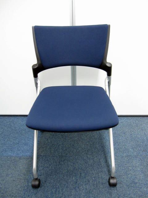 【8脚入荷】マノスチェア（ネスティングタイプ）汚れが目立たないカラーです
                        マノス
                                    中古
            