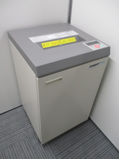 新品時で最大45枚の書類を切断対応。安定感有るパワーを誇るID431CP
                        
                                    中古
            