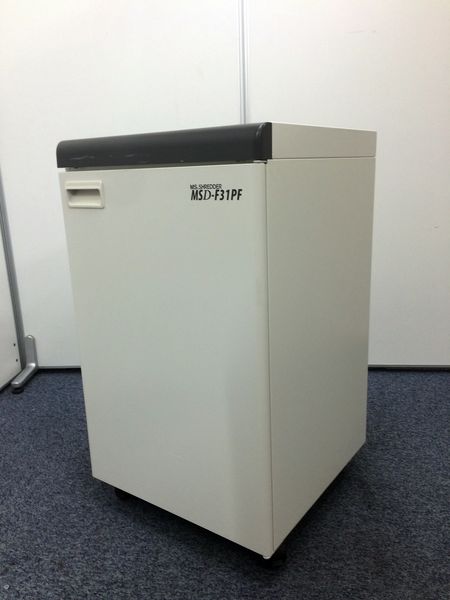 【現行品】高い収容能力と大量細断を実現したシュレッダー　明光商会製　MSD-F31PF
                        
                                    中古
            
