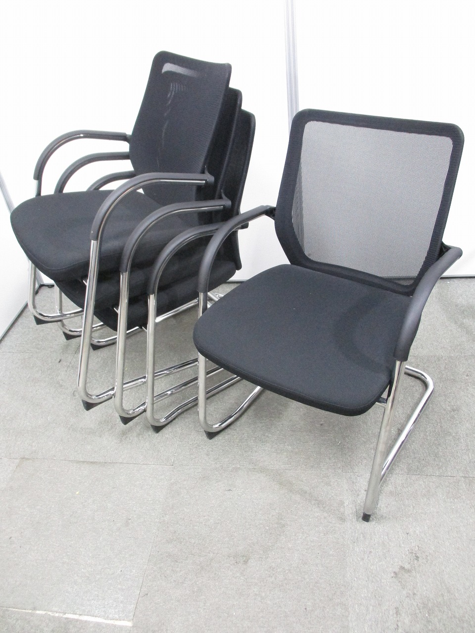 【セット商品】高級ミーティングチェアが４脚セット！単品購入より何と12000円お得！
                        
                                    中古
            