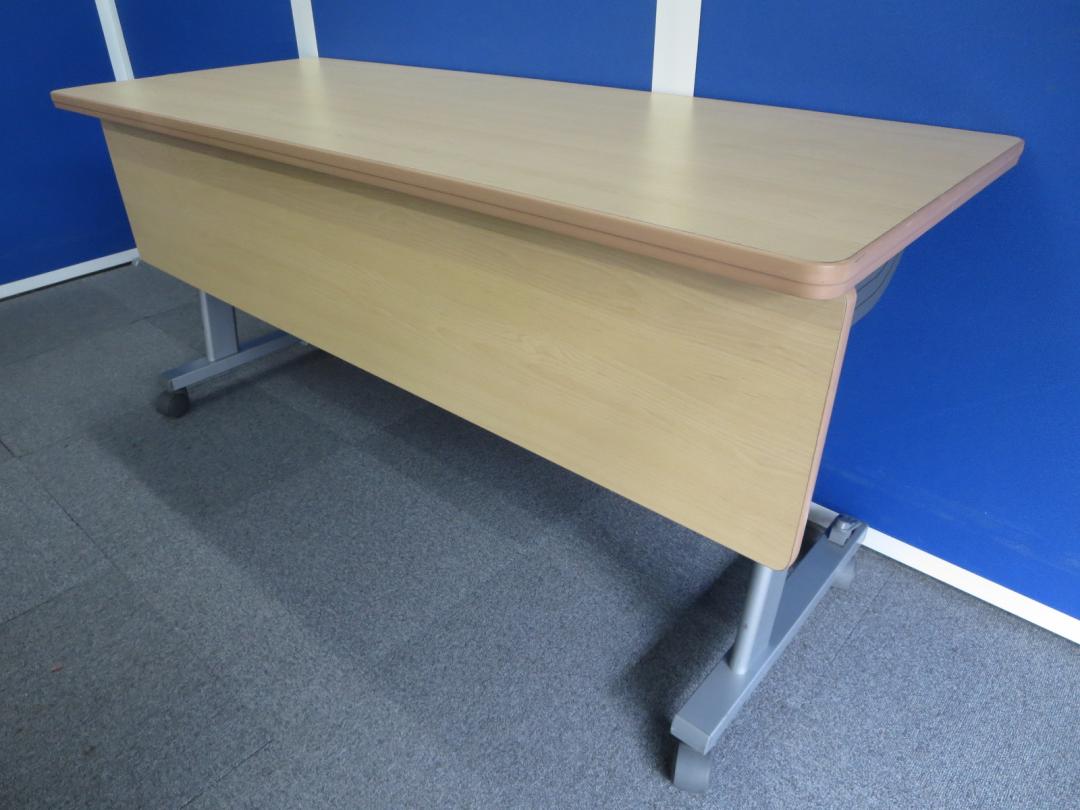 ■サイドスタックテーブル【W1500×D600】幕板パネル付■【キャスター付で移動がスムーズ】明るい木目柄
                        スタッキングテーブル/フォールディングテーブル
                                    中古
            