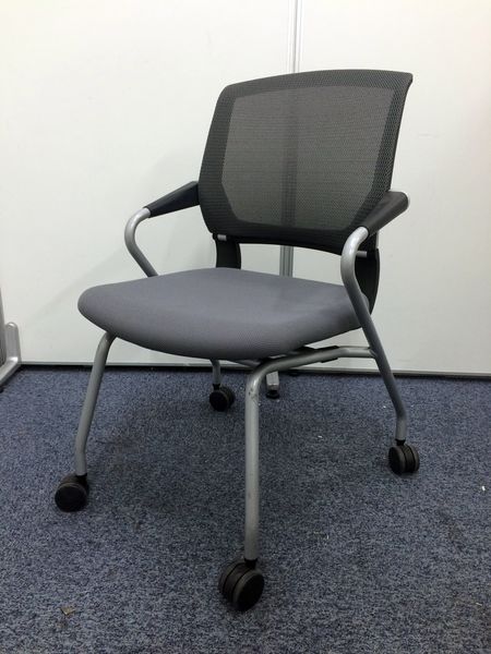 【限定2脚】ネスティングチェアー　人気のコクヨ製　座面が折りたためコンパクト収納可能！！
                        サテリテ
                                    中古
            