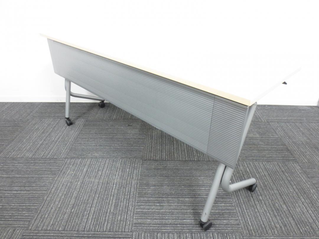 【状態良好】W1500サイズ！！■オカムラ　■ナチュラル　サイドスタックテーブル【会議用 作業台 セミナー用 様々な場面で活躍します！【ロットで入荷】【棚板無』

                        
                                    中古
            