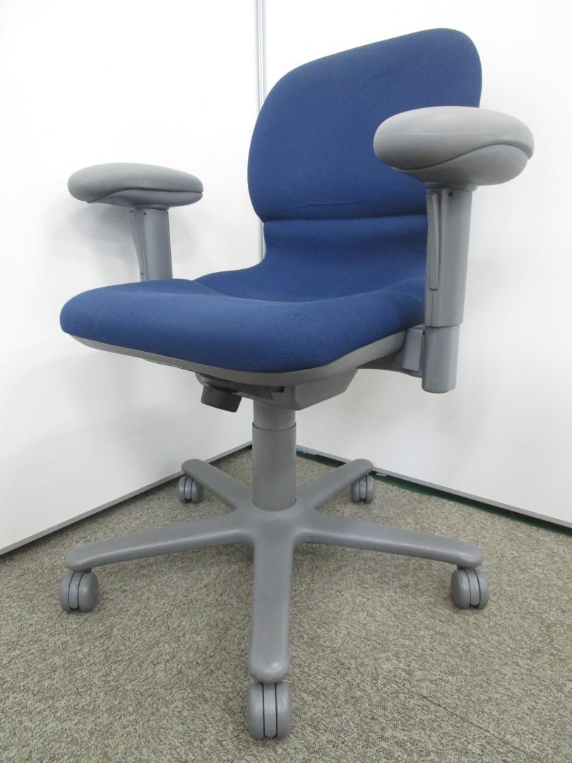 【スチールケース製】センサーチェア 肘付き ローバック ブルー
                        
                                    中古
            