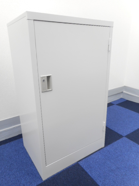 【KS】[希少な片開きタイプ]デッドスペースの有効活用しませんか？使い方はお客様次第！書類保管や荷物用ロッカーにお勧め！
                        
                                    新古品
            