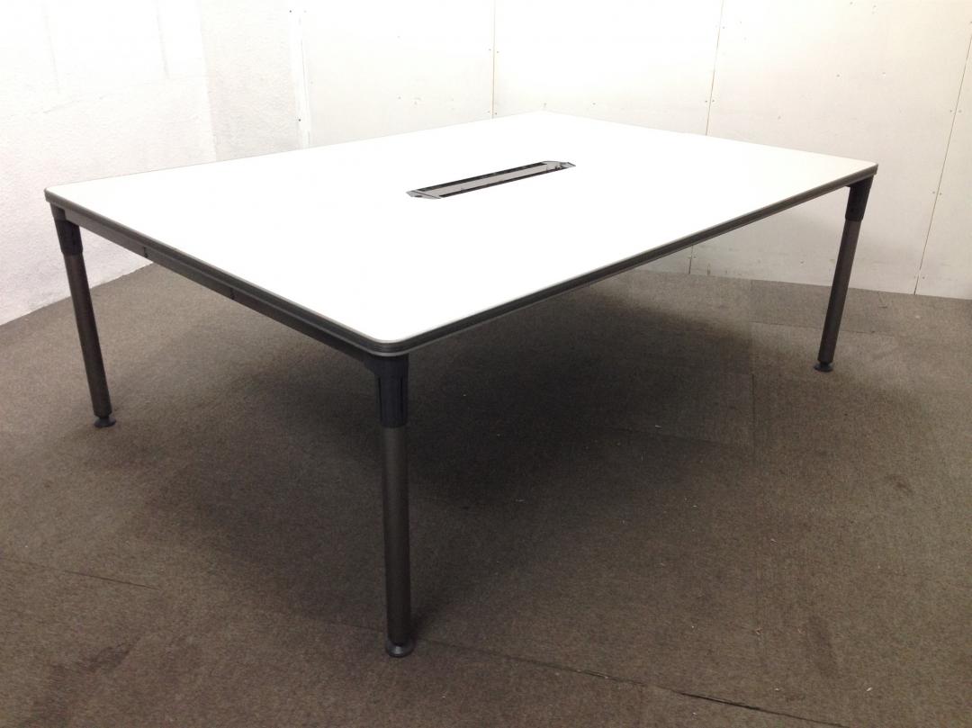 【オカムラ製テーブル】【会議用・大型テーブル】
                        
                                    中古
            