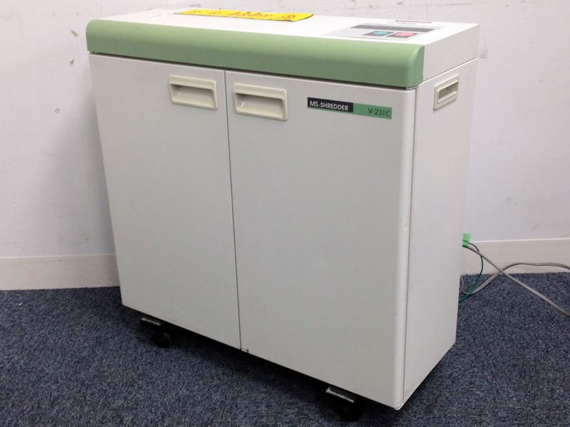 【コンパクトサイズ】A3対応の人気のシュレッダー！！　左右と前方からダストボックス取り出し可能！！
                        
                                    中古
            