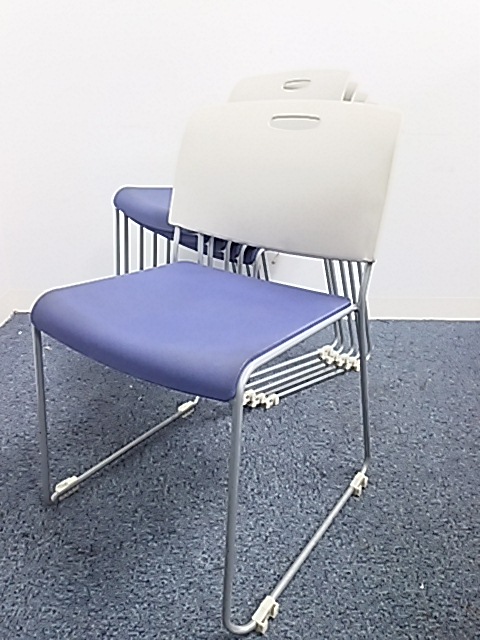 【重ねて収納できるチェア6脚セット】1脚3,000円→6脚セットで16,000円　2,000円オフ！
                        
                                    中古
            