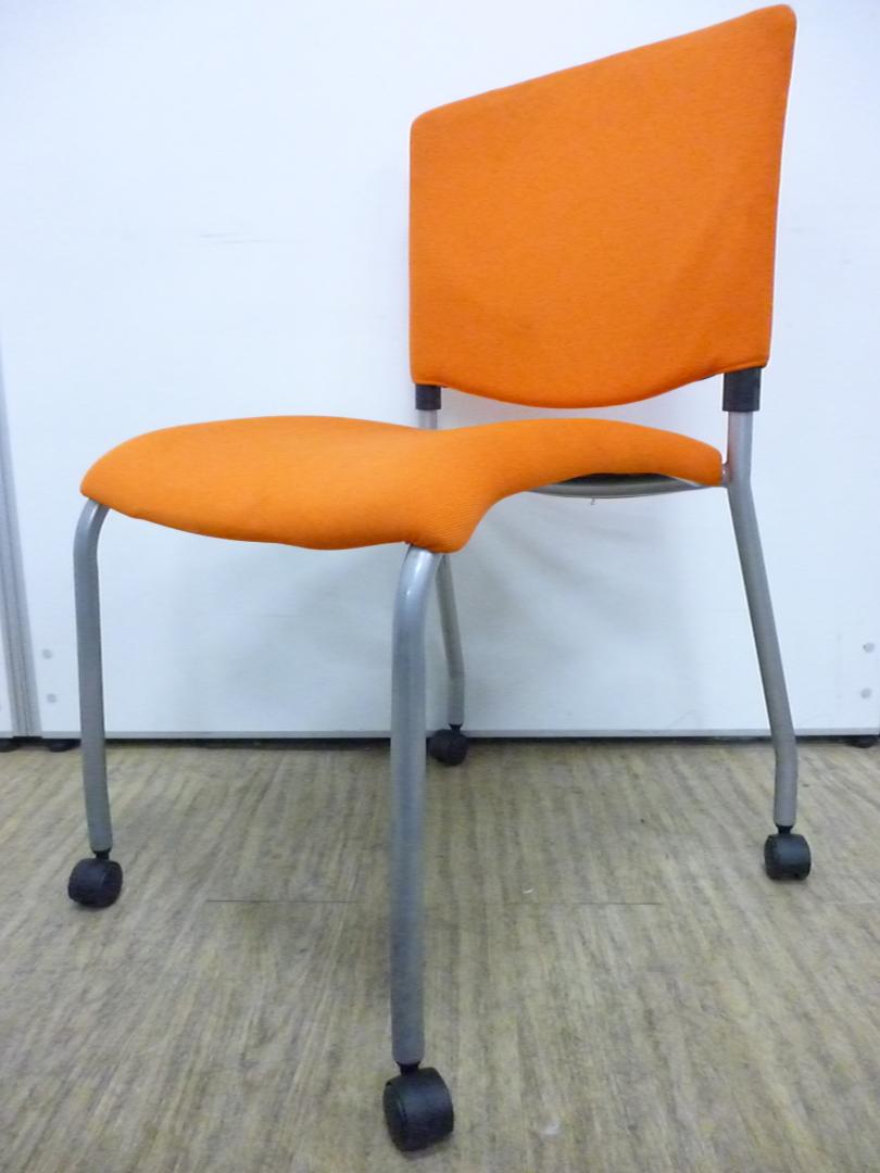 鮮やかなオレンジのミーティングチェア入荷いたしました！

                        
                                    中古
            