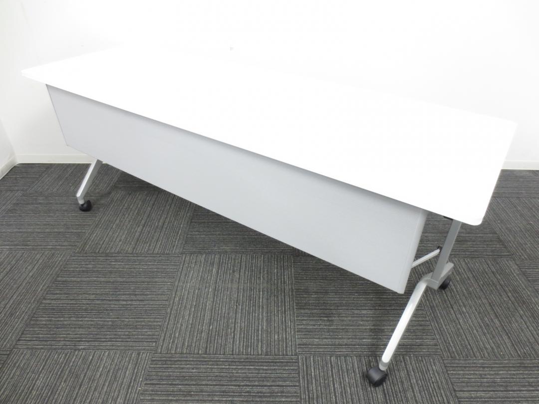 【状態良好】【ロットで入荷】サイドスタックテーブル　コクヨ製　リーフライン(幕板付き)　ホワイト天板　キャスター付き【会議用 作業台 セミナー用 様々な場面で活躍します！】

                        リーフライン
                                    中古
            