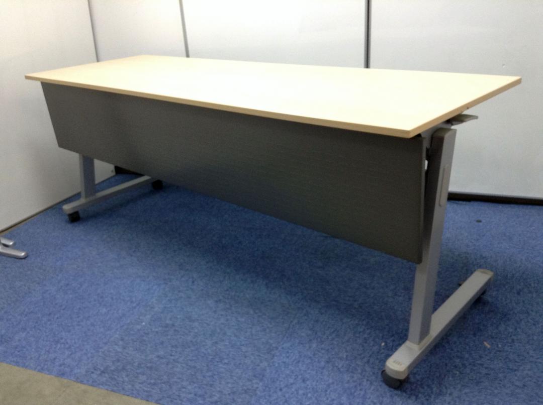 【状態良好】人気サイズの人気色でしかも幕板付きスタックテーブル！
                        SN型
                                    中古
            